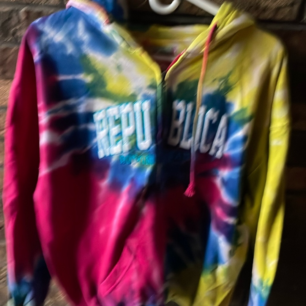 Dominican zip up brand new never worn